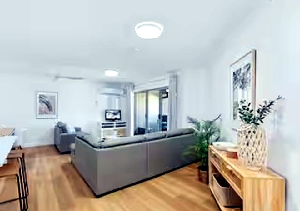 Chic 2BR Oasis Turtle Beach Resort Gold Coast Apartment in Mermaid Beach