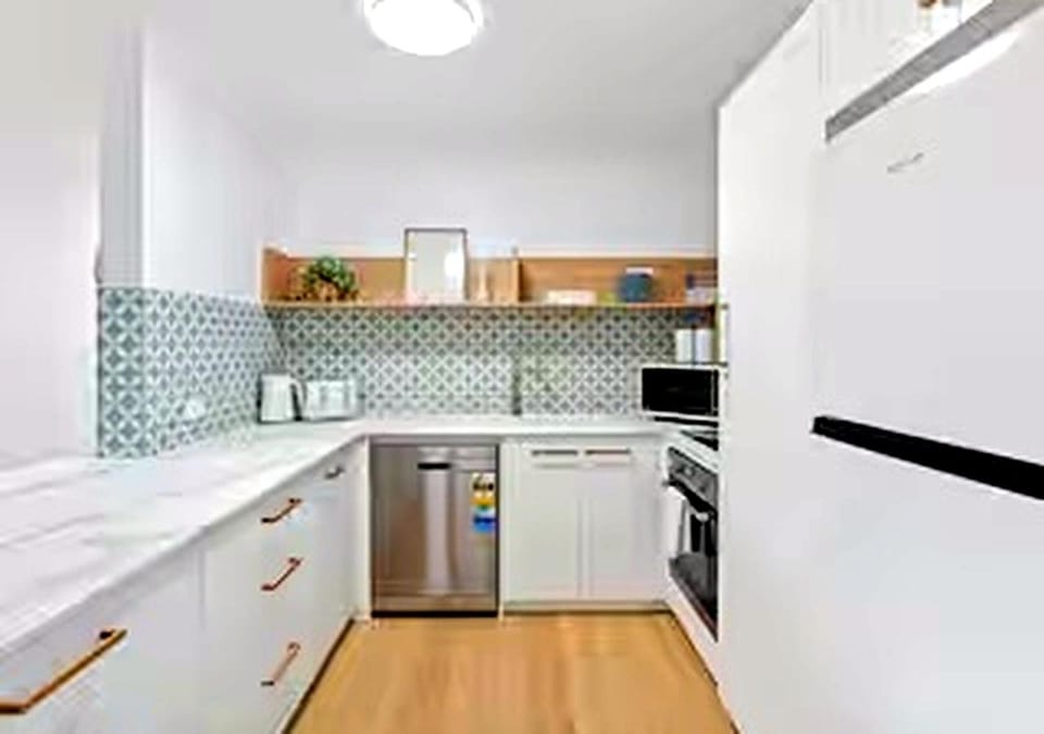 Chic 2BR Oasis Turtle Beach Resort Gold Coast Apartment in Mermaid Beach