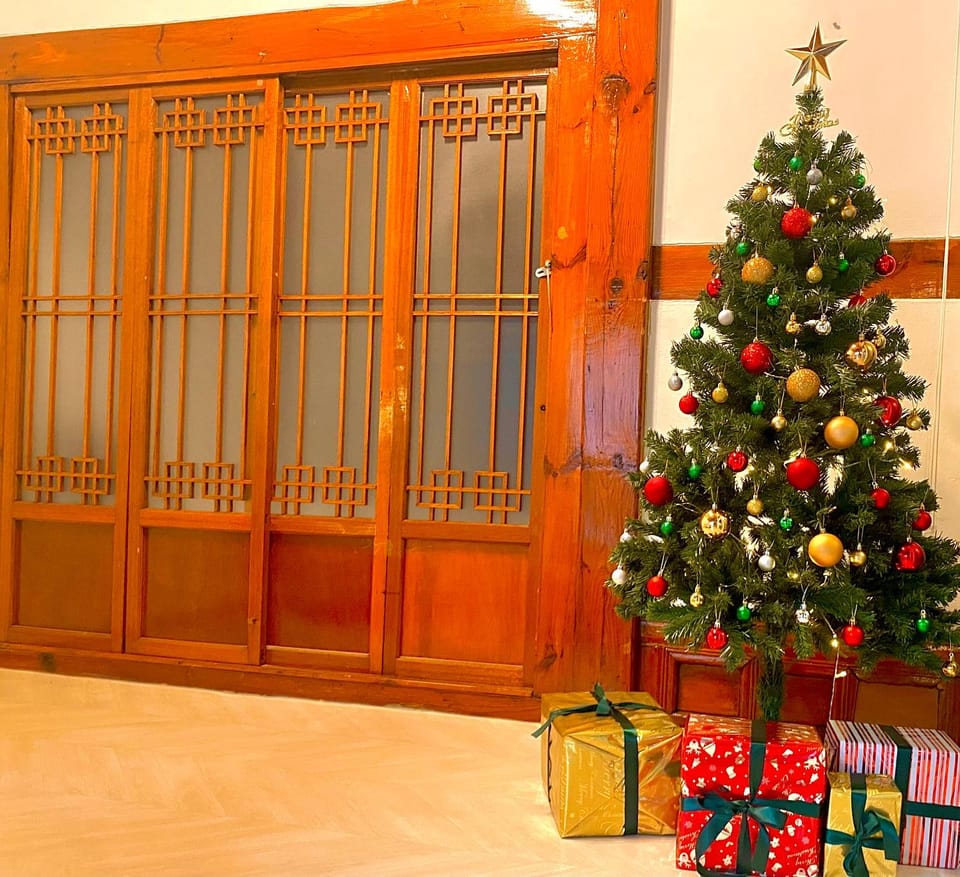 Hanok Bomoon Bed and Breakfast in Seoul