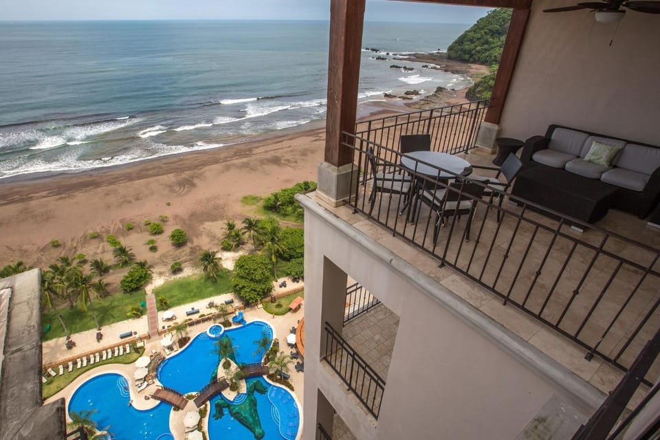 Natural landscape, View (from property/room), Balcony/Terrace, Other, Beach, Swimming pool, furniture