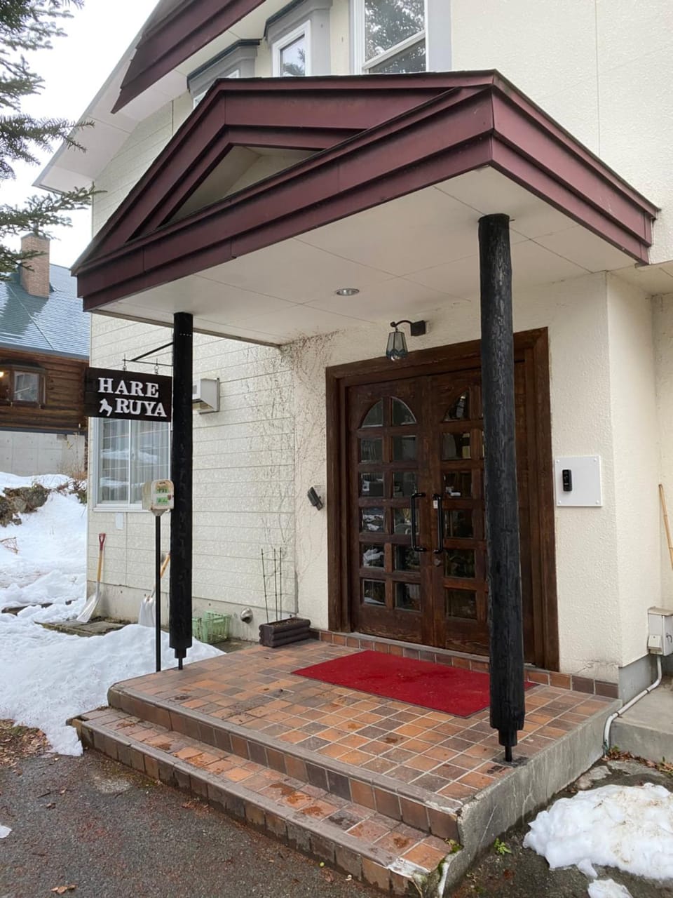 Facade/entrance