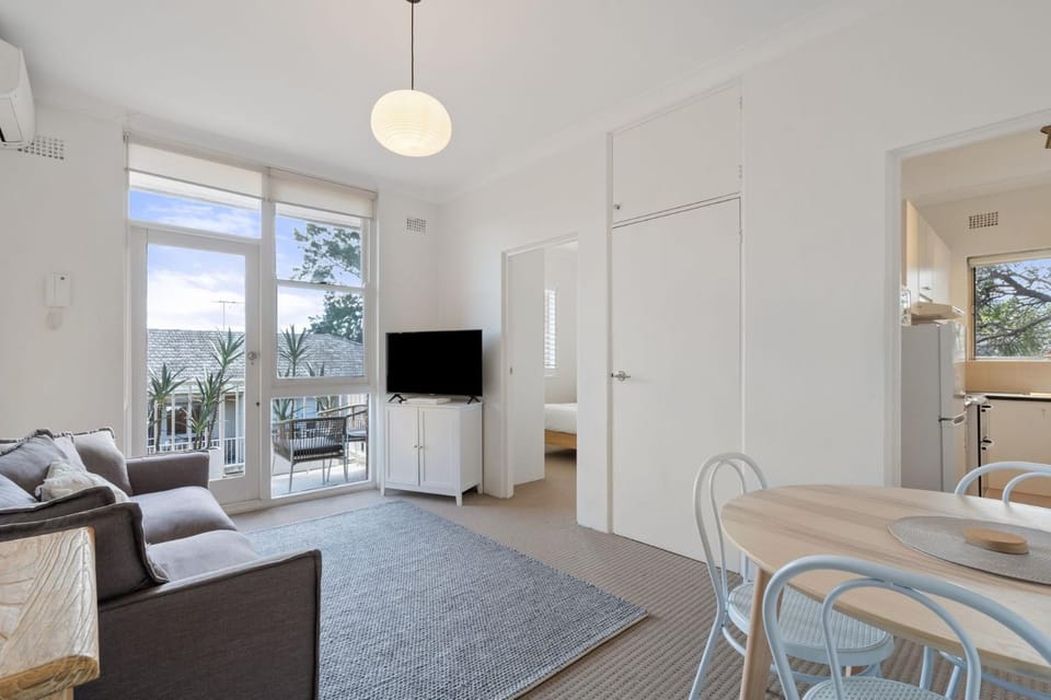 Your Stylish Balmain Retreat Apartment in Sydney