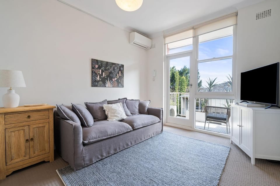 Your Stylish Balmain Retreat Apartment in Sydney