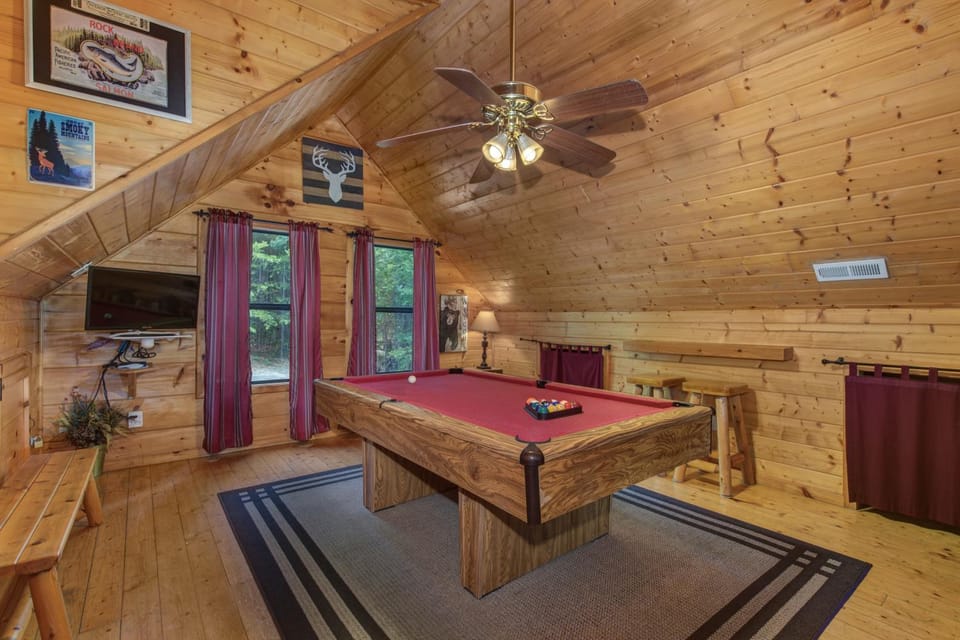 A Bearz Haven cabin Cabin in Pigeon Forge