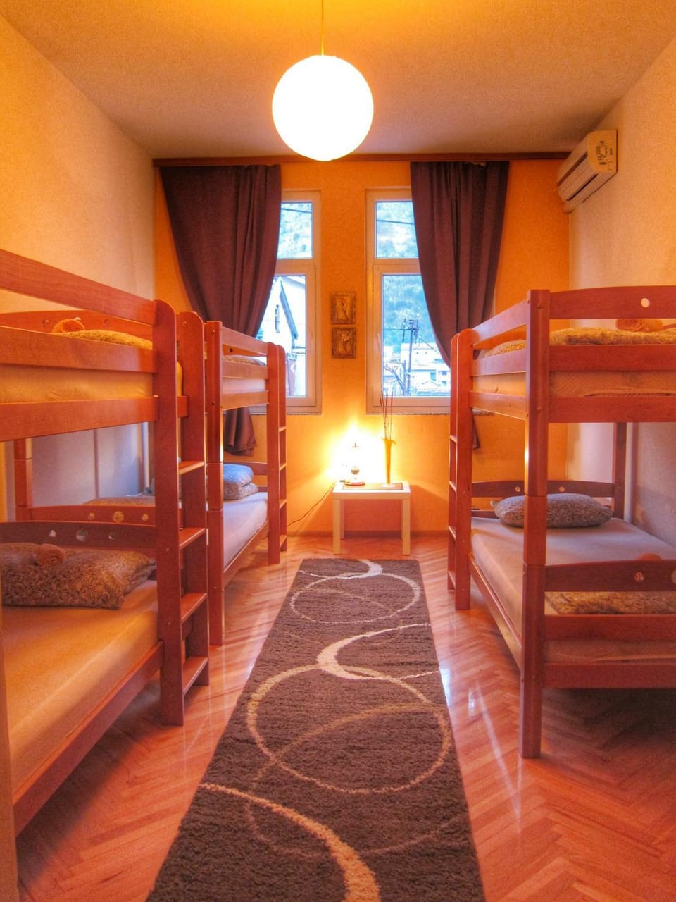 Bedroom, bunk bed