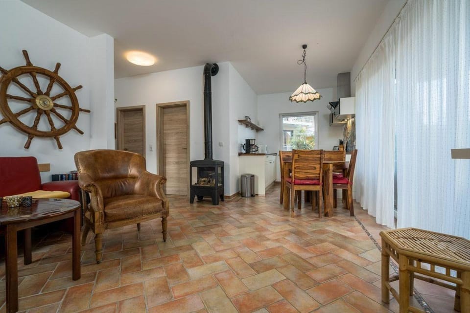 Uferpromenade-Whg-2-unten Apartment in Röbel