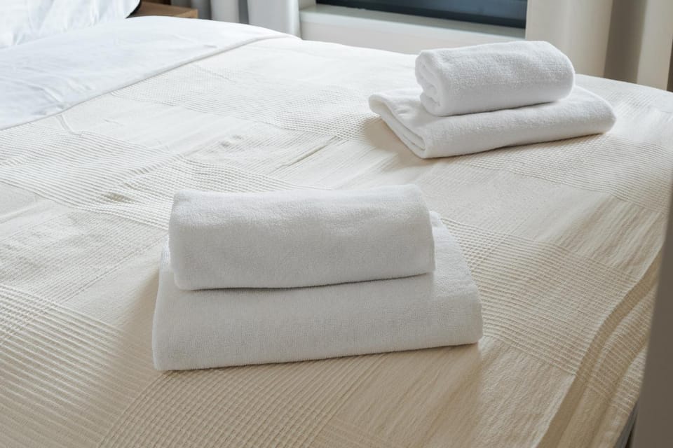 Bed, Photo of the whole room, Bedroom, towels