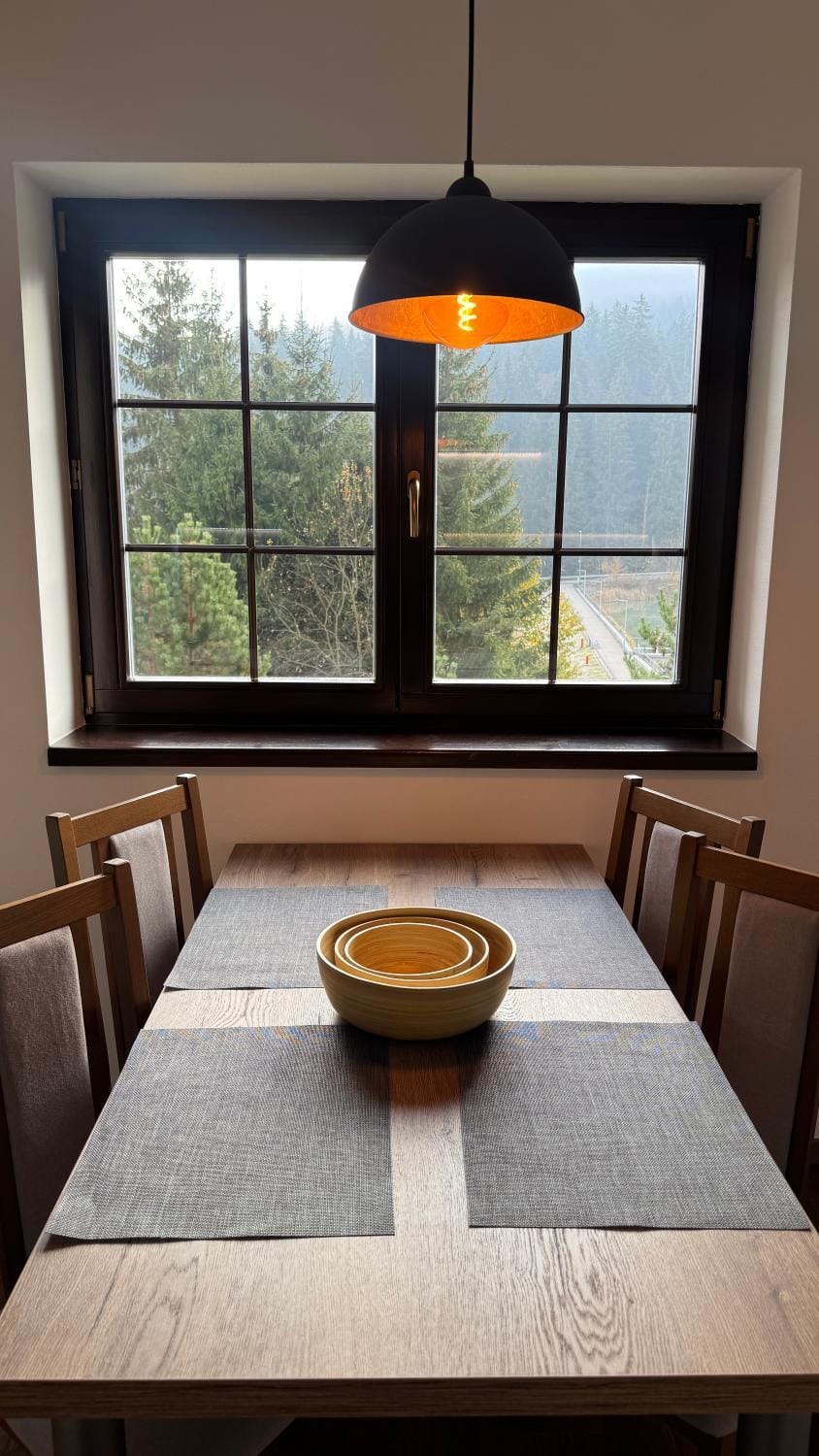 Dining area, Mountain view