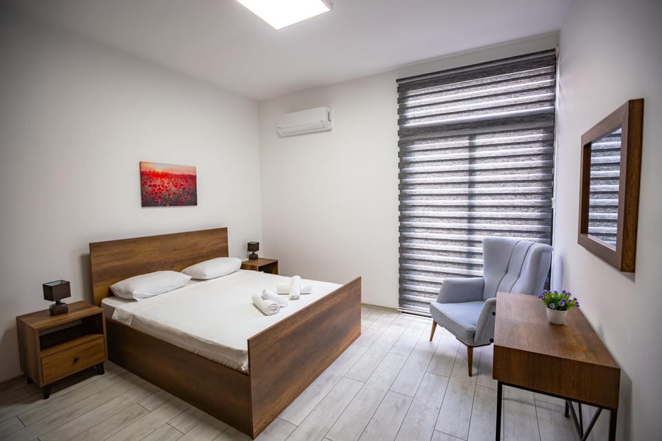 Bed, Photo of the whole room, Seating area, Bedroom, air conditioner