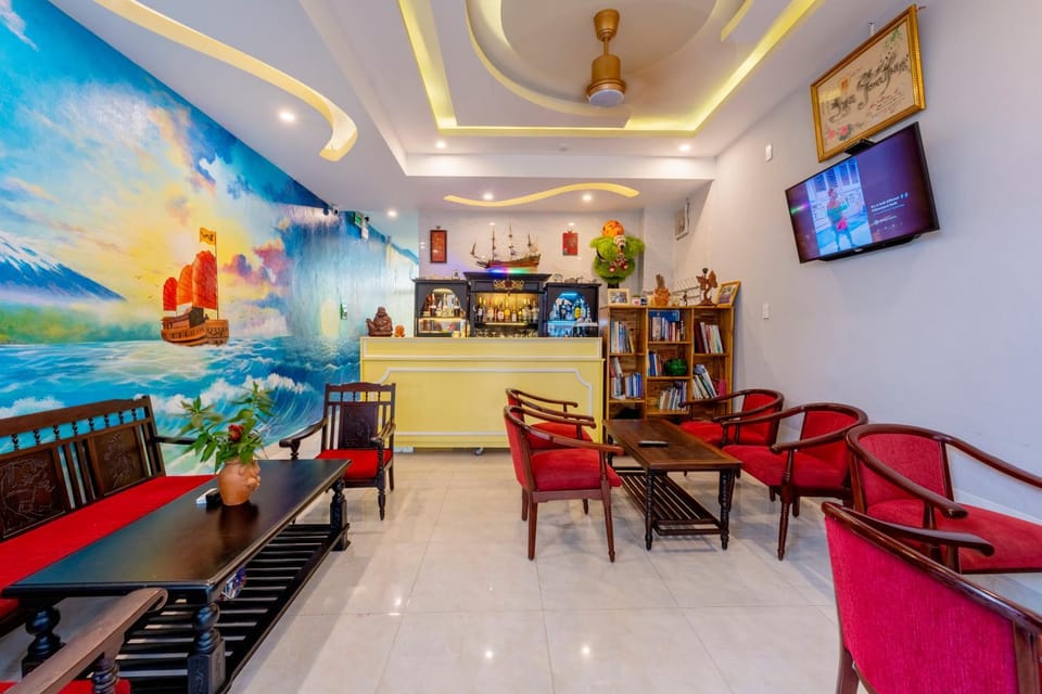 Communal lounge/ TV room