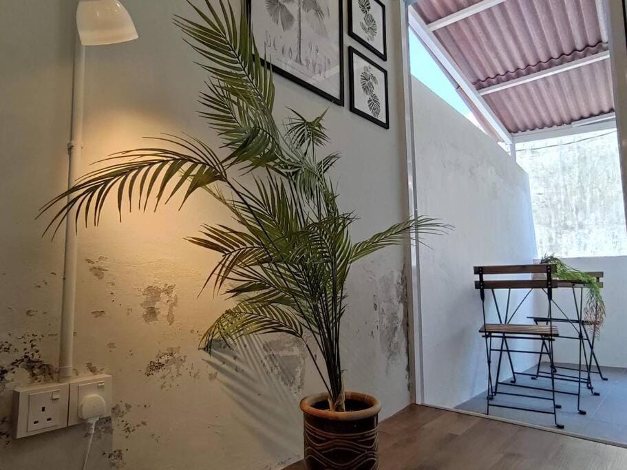 Heritage House 4BR with Dipping Pool, Central Location Near Street Art 45 House in George Town