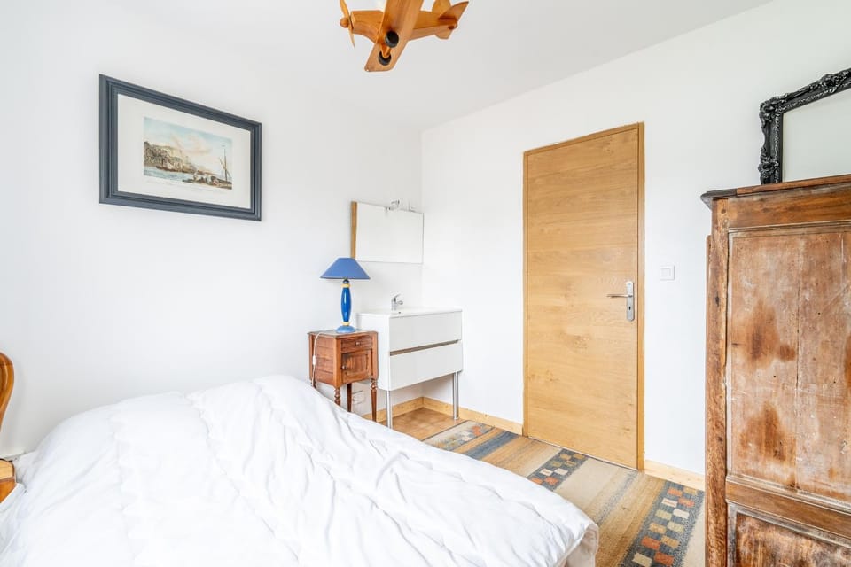 Living room, Bedroom