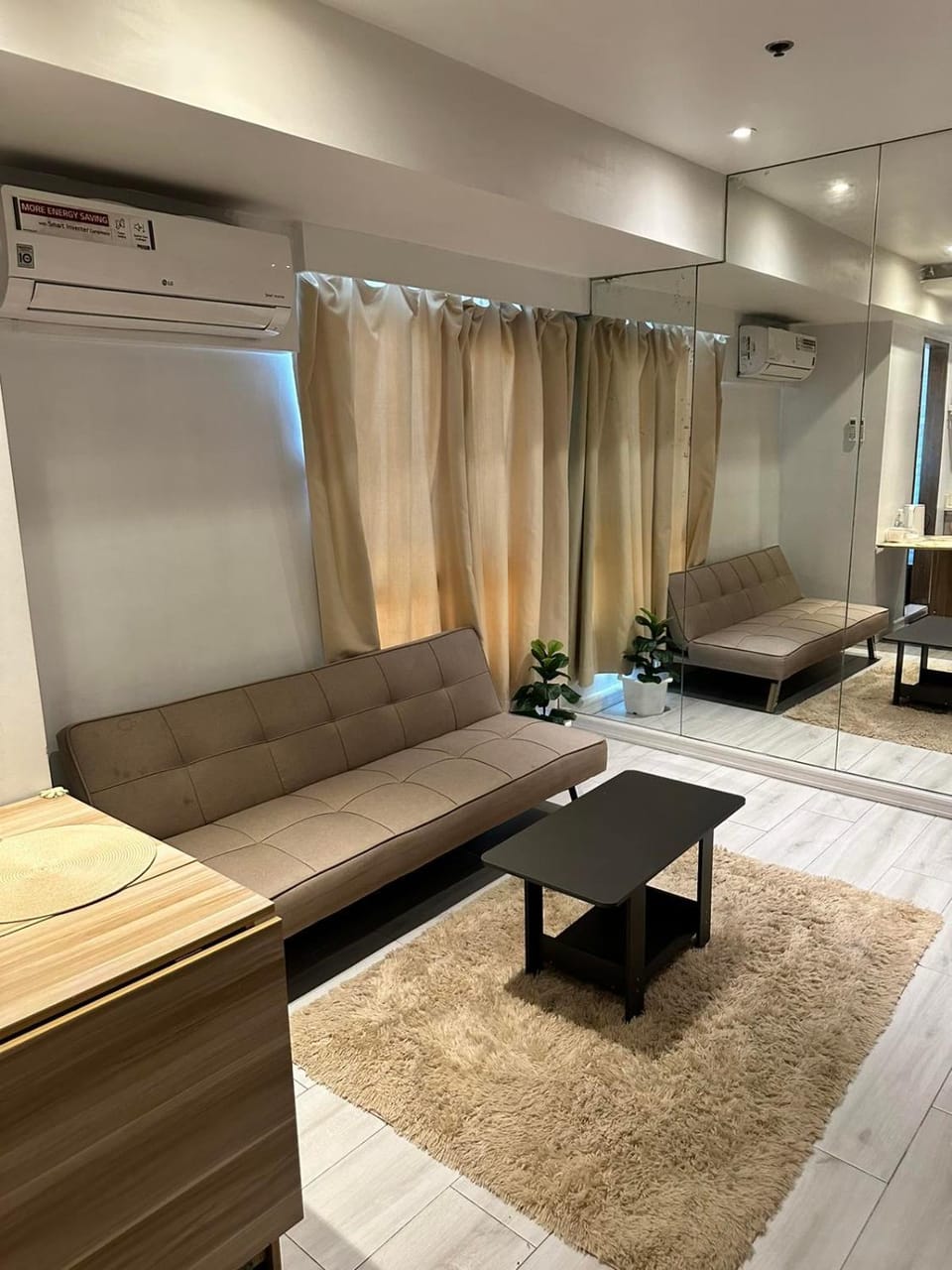 Cozi Modern Loft Suite near high street BGC wifi pool Apartment hotel in Makati