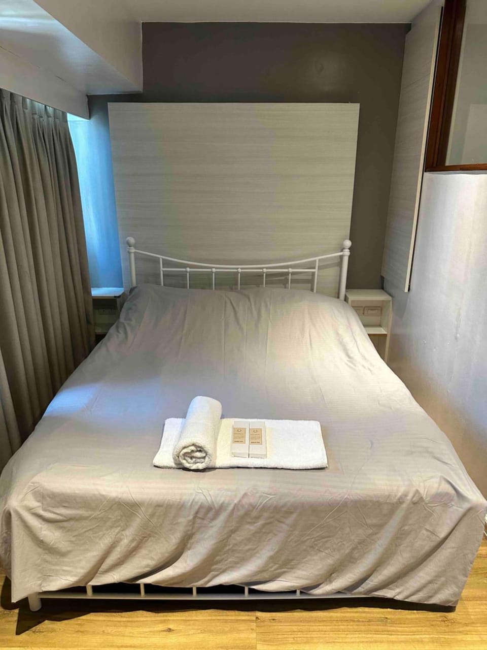 Cozi Modern Loft Suite near high street BGC wifi pool Apartment hotel in Makati
