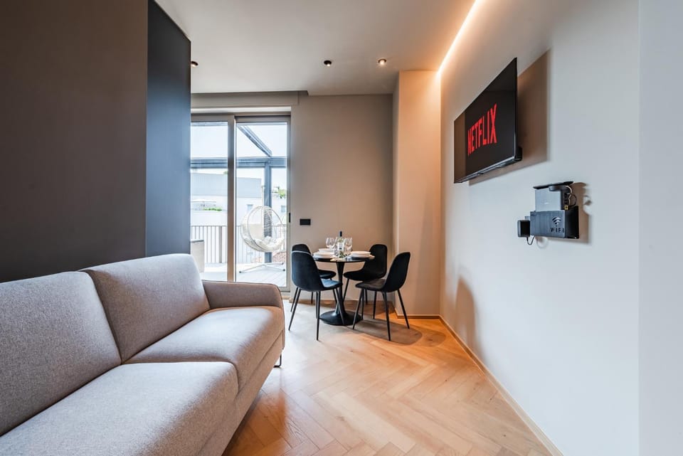 Living room, Seating area, Evening entertainment