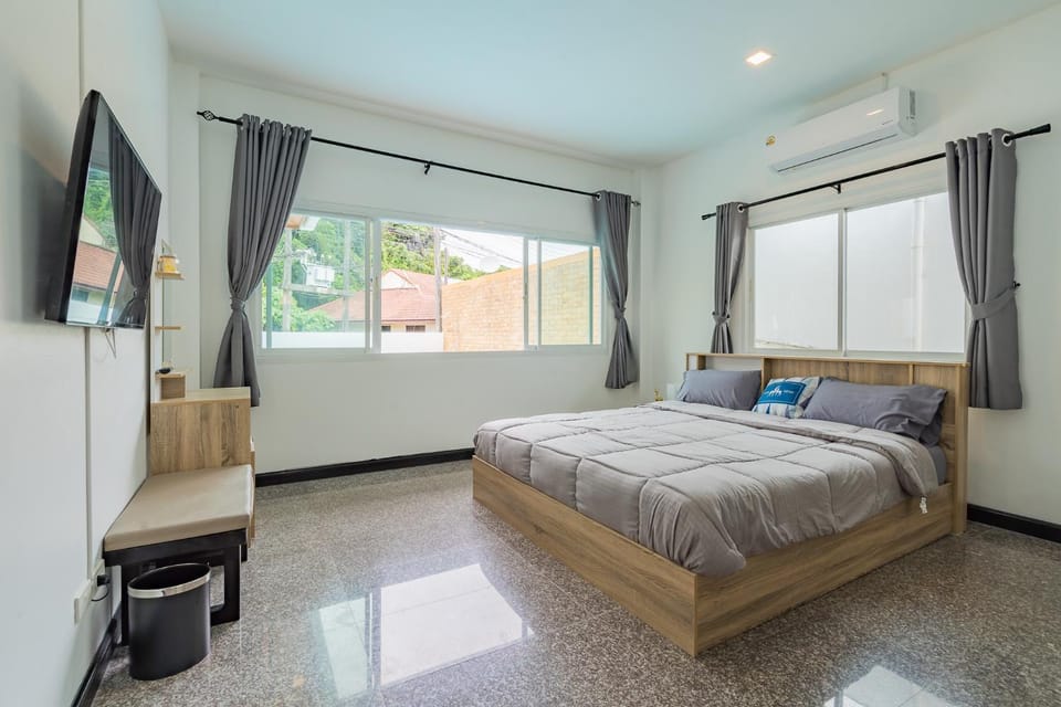 Pool Villa 3 Bedrooms, Closeby Patong, Chic and Quiet Villa in Kathu