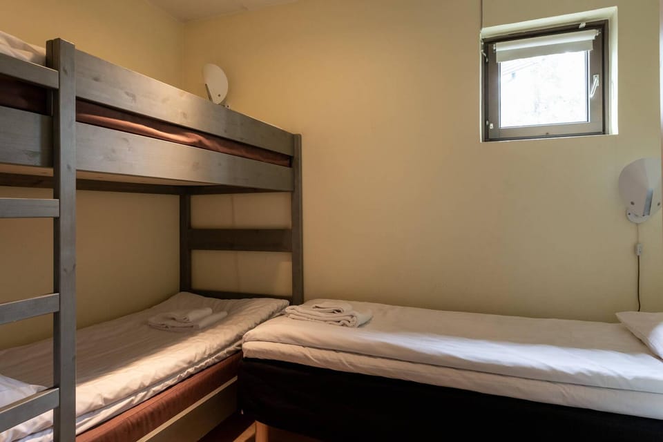 Bed, Bedroom, bunk bed