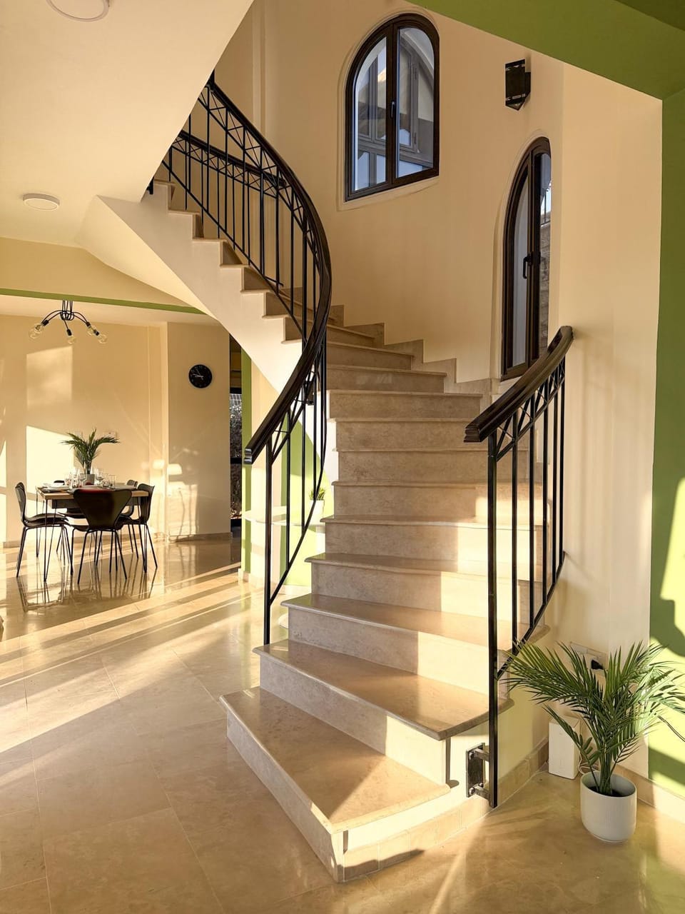 Property building, Day, Summer, Coffee/tea facilities, Business facilities, Decorative detail, Decorative detail, Evening entertainment, Area and facilities, Area and facilities, Entertainment, Dinner, Time of day, Sunset, internet, pet friendly, air conditioner