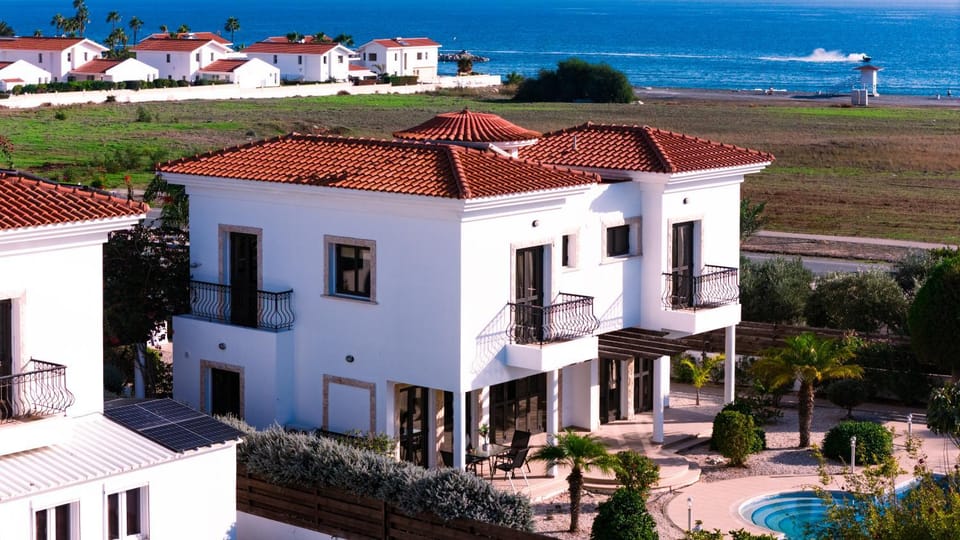 Property building, Day, Natural landscape, Bird's eye view, View (from property/room), City view, City view, Garden view, Garden view, Landmark view, Landmark view, Sea view, Sea view, Street view, Street view, Quiet street view, Inner courtyard view