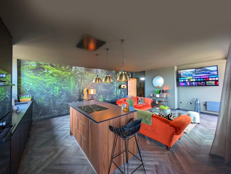 TV and multimedia, Kitchen or kitchenette, Living room, Seating area