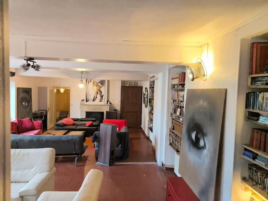 Maison curieuse - hammam et spa House in Île-de-France