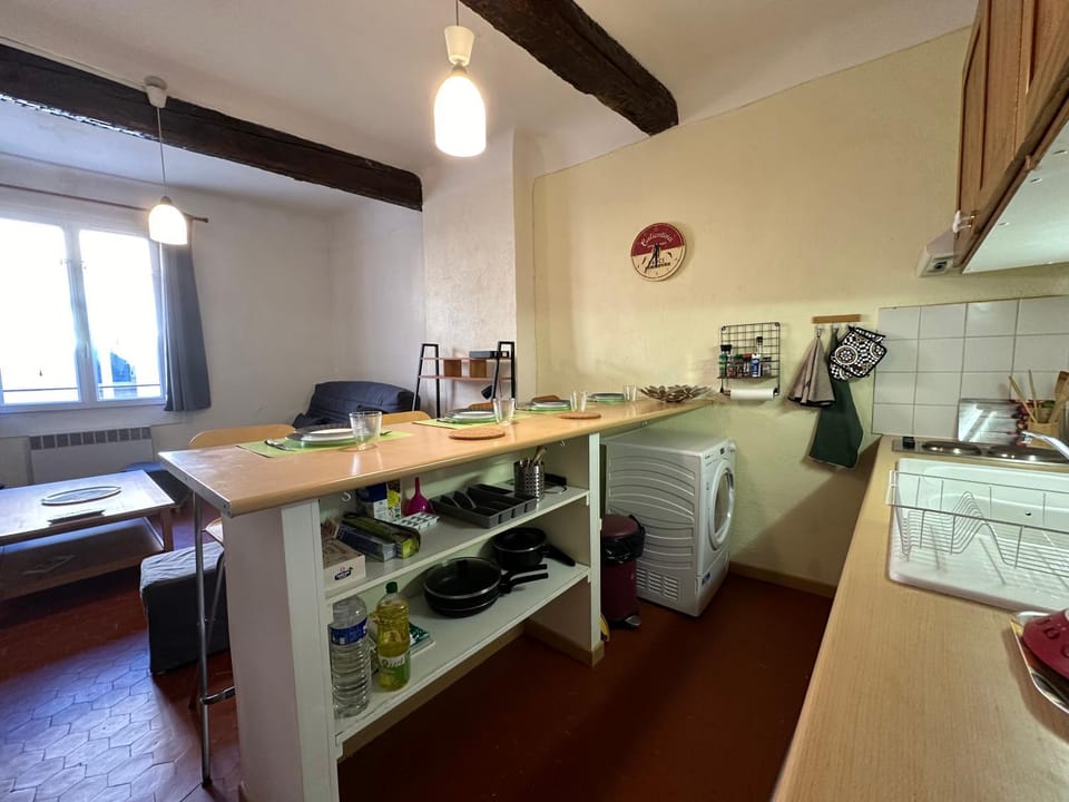 Kitchen or kitchenette, Living room, Seating area, Dining area, oven, stove