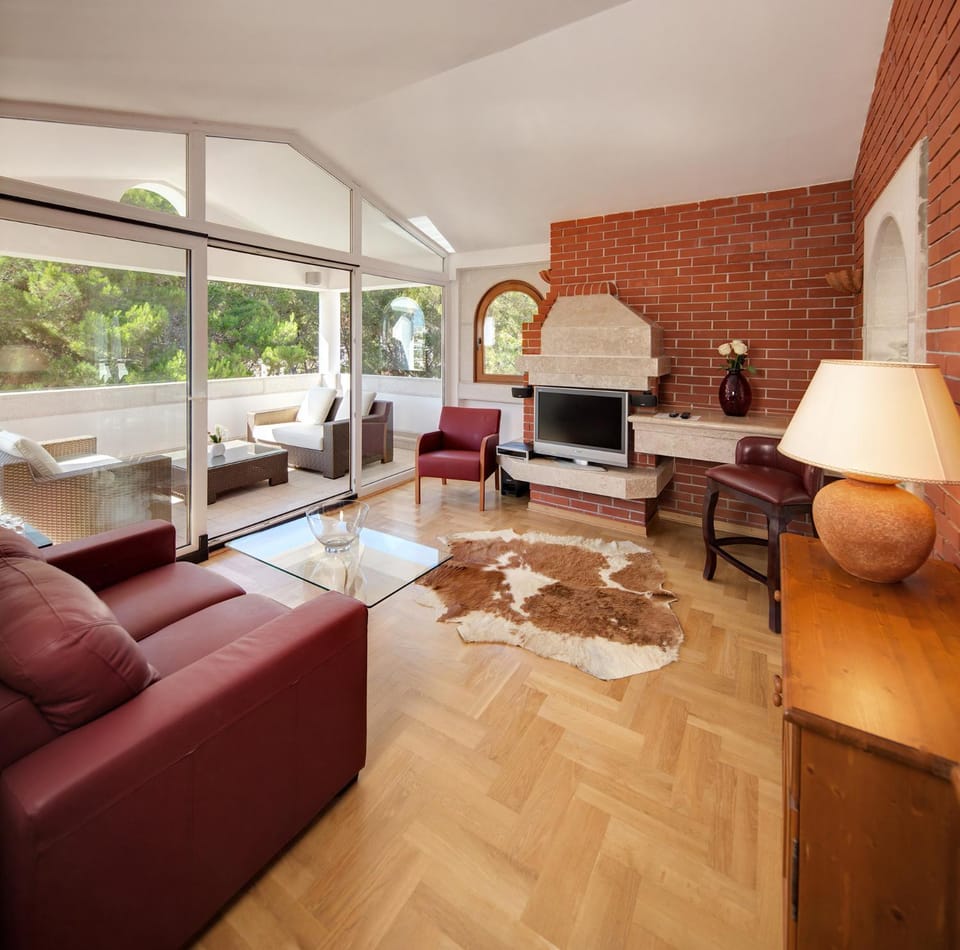 Communal lounge/ TV room, Living room, Photo of the whole room, Seating area