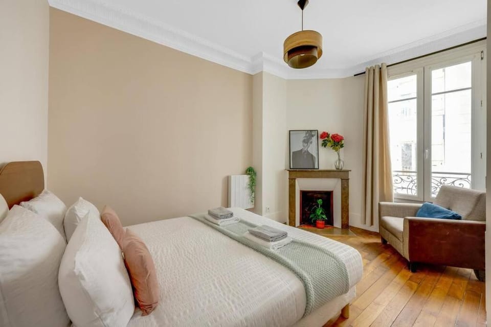 Parisian Vibe Near Stade de France, 20 min to Champs-Élysées Apartment in Saint-Denis, France