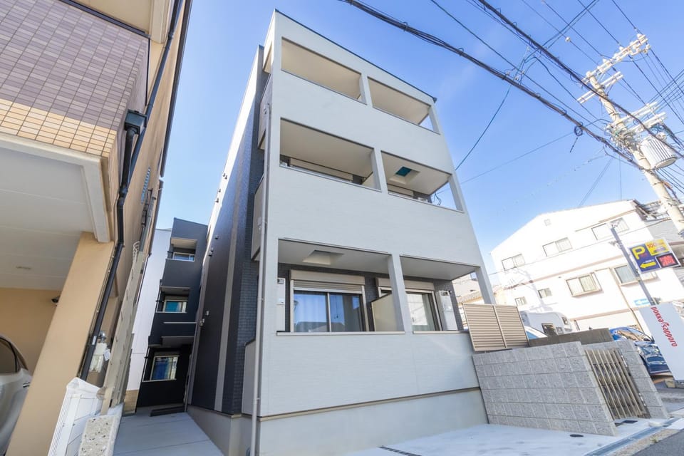 Property building, Day