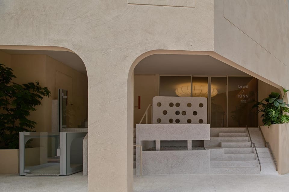 Facade/entrance