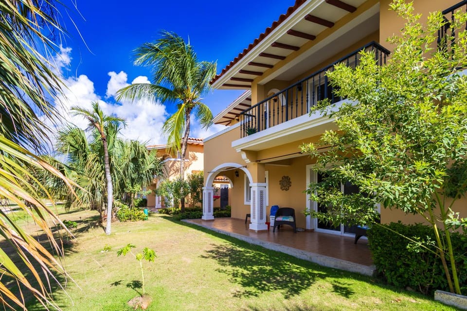 Property building, Garden, Garden, Balcony/Terrace, Garden view