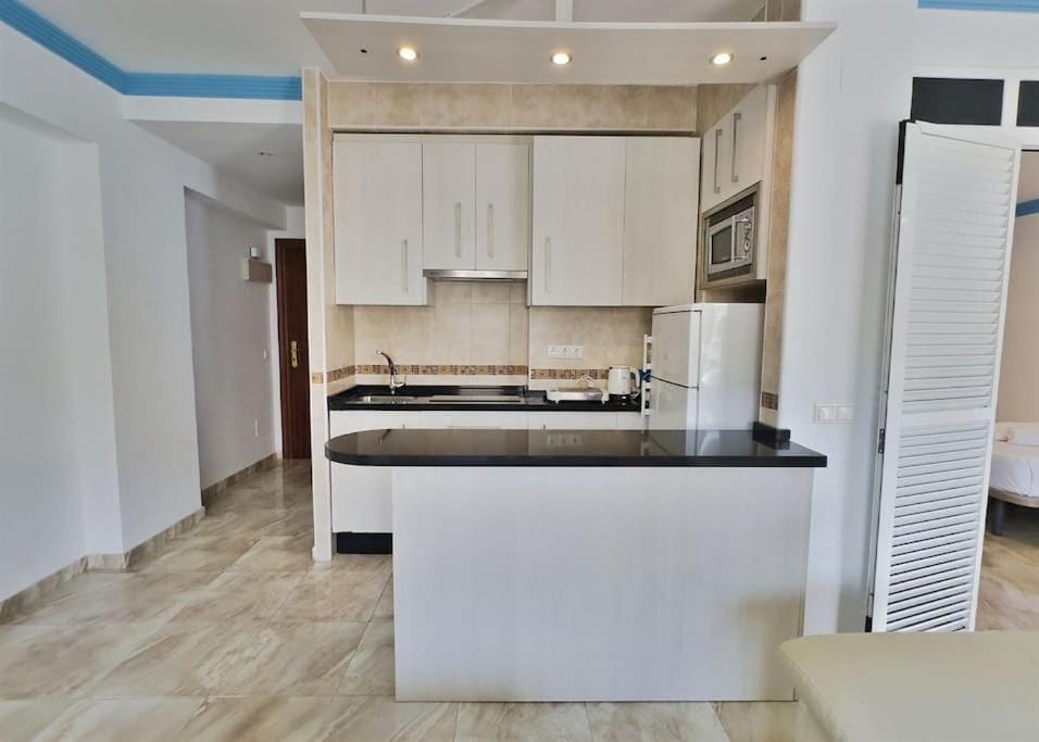 Mediterraneo 408- Estudio con vistas al mar en Marbella centro Apartment in Marbella