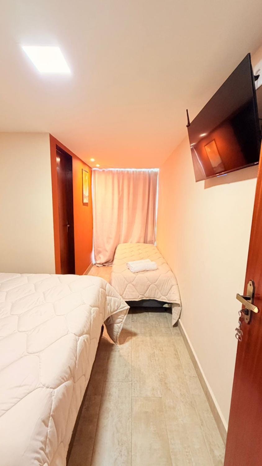 Bed, TV and multimedia, Photo of the whole room