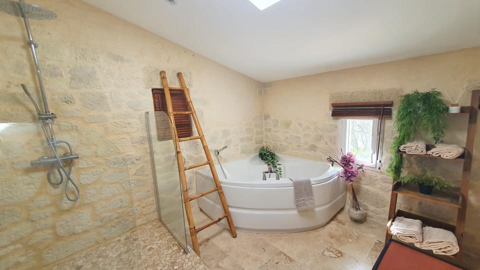 Shower, Bathroom, Bath, towels, washing machine