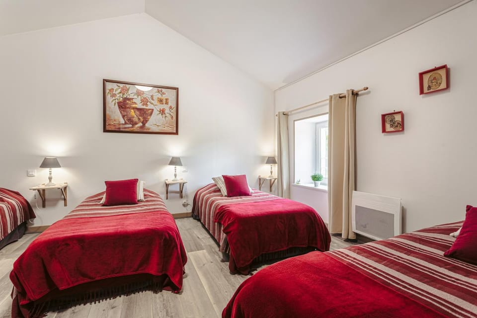 Property building, Living room, Bedroom