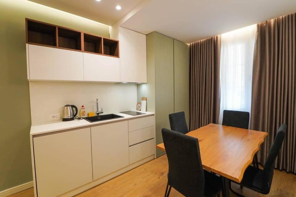 2 Steps from city center apt 3 1 Apartment in Tirana