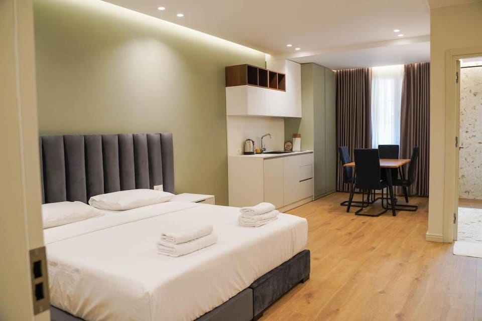 2 Steps from city center apt 3 1 Apartment in Tirana