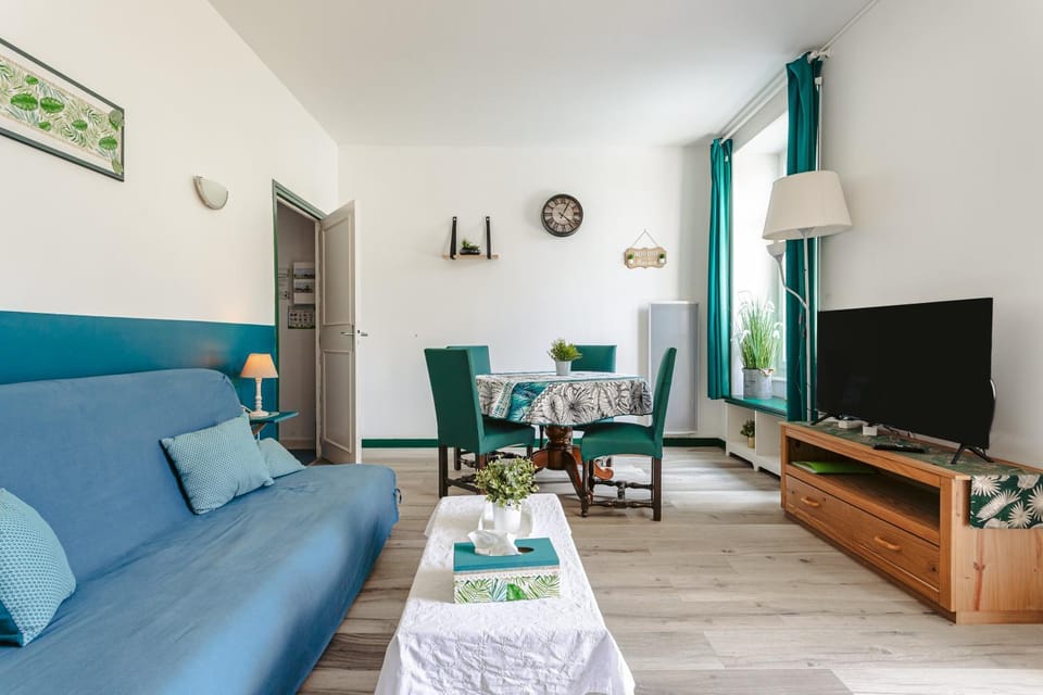 Property building, Living room