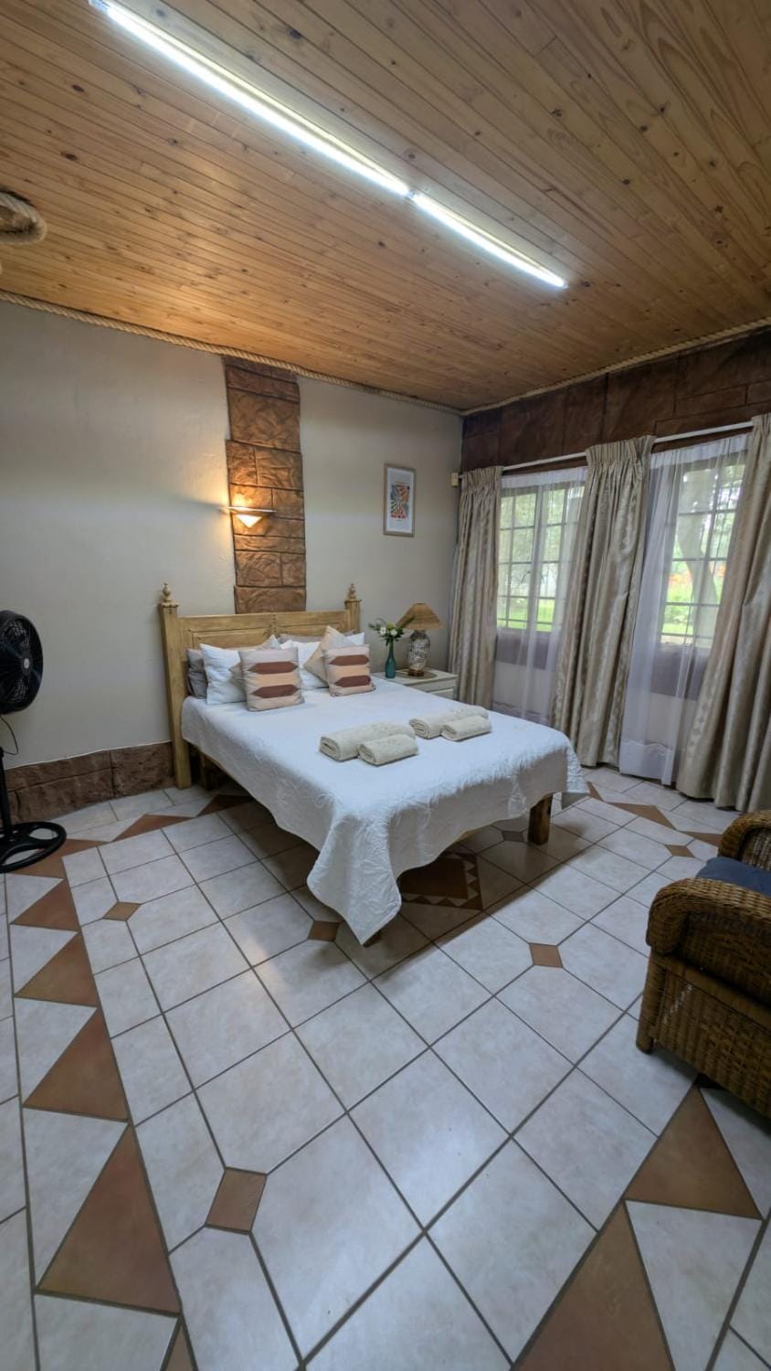 Toilet, Bed, Garden, Bedroom, Parking, towels