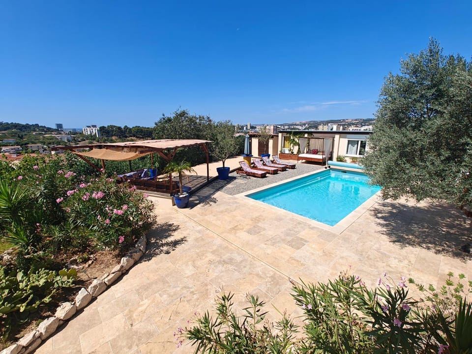 Garden, Garden view, Swimming pool, sunbed