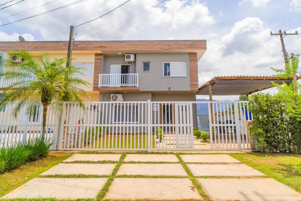 Property building, Day, Garden, Garden view