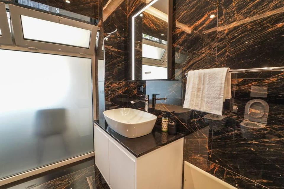 2 Steps from city center apt 3 2 Apartment in Tirana