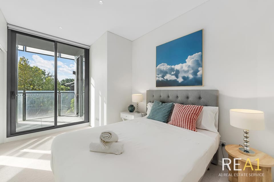 Green Square 2BR Station, Woolworths Parking Apartment in Sydney