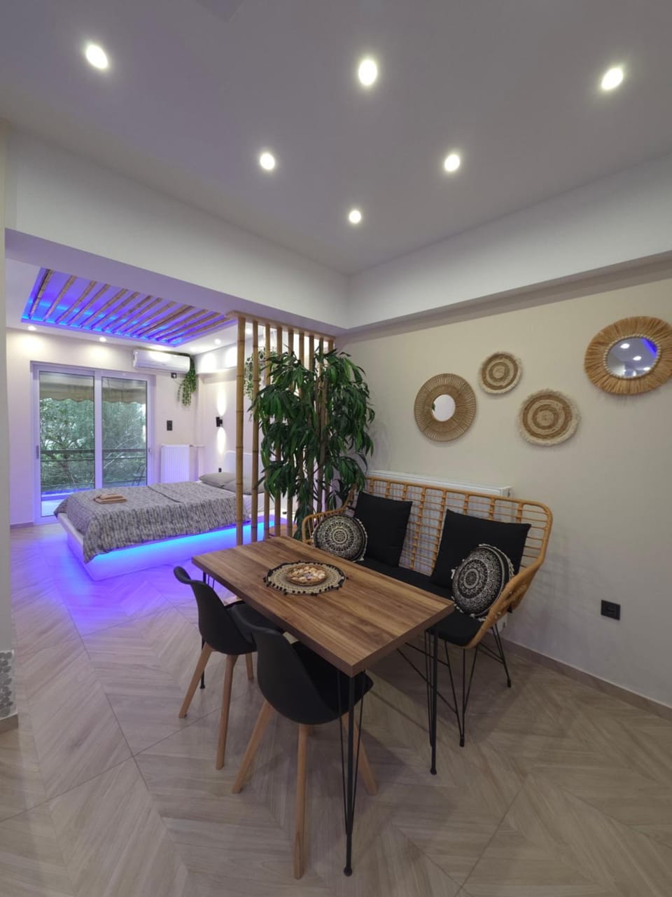 Boho 3siblings Apartment in Alimos