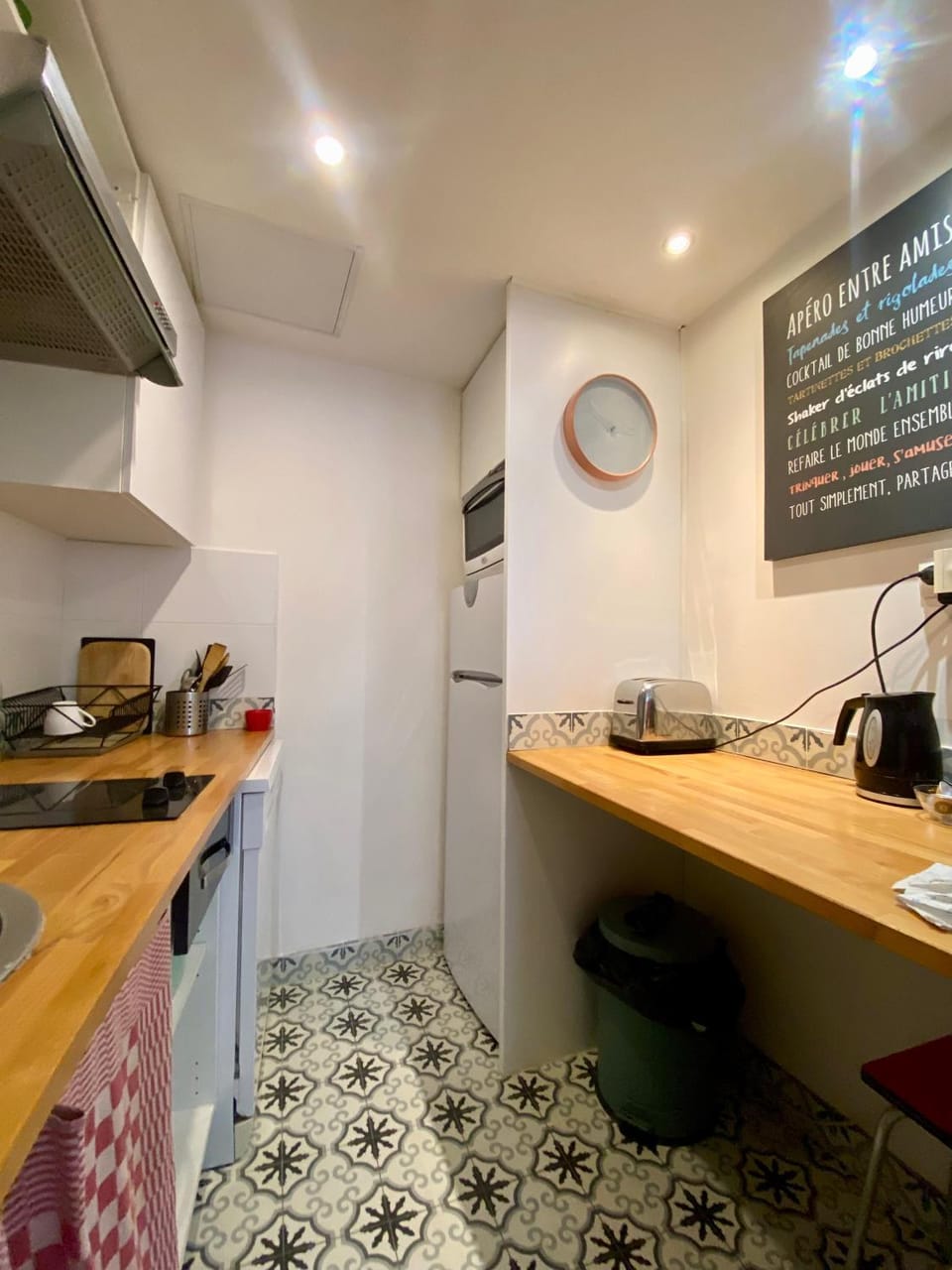 Kitchen or kitchenette