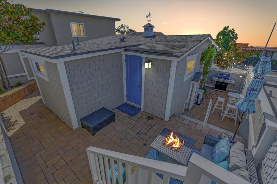 Ocean Views! Detached Villa by Victoria Beach Country House in Laguna Beach
