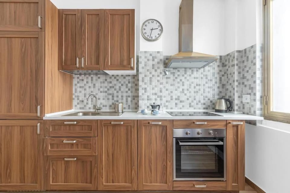 Kitchen or kitchenette, oven, stove