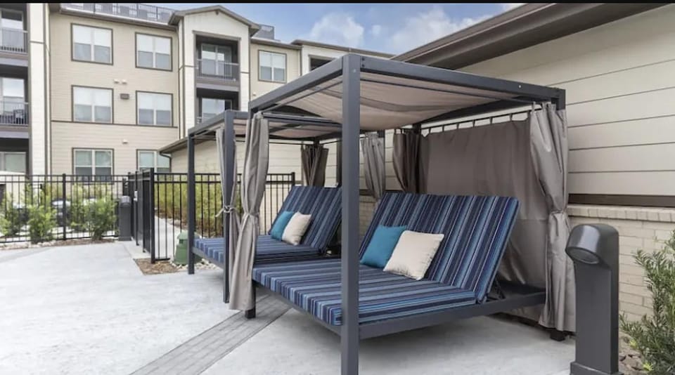 Landing at Bridge at McKinney - 1 Bedroom in Downtown Mc Kinney Apartment in McKinney