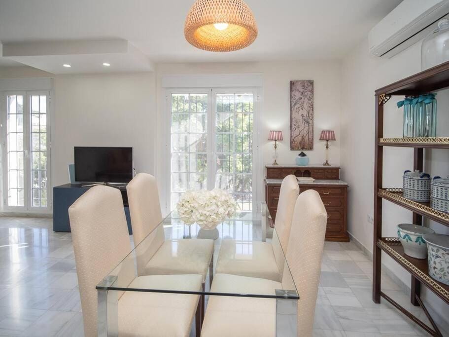 TV and multimedia, Dining area