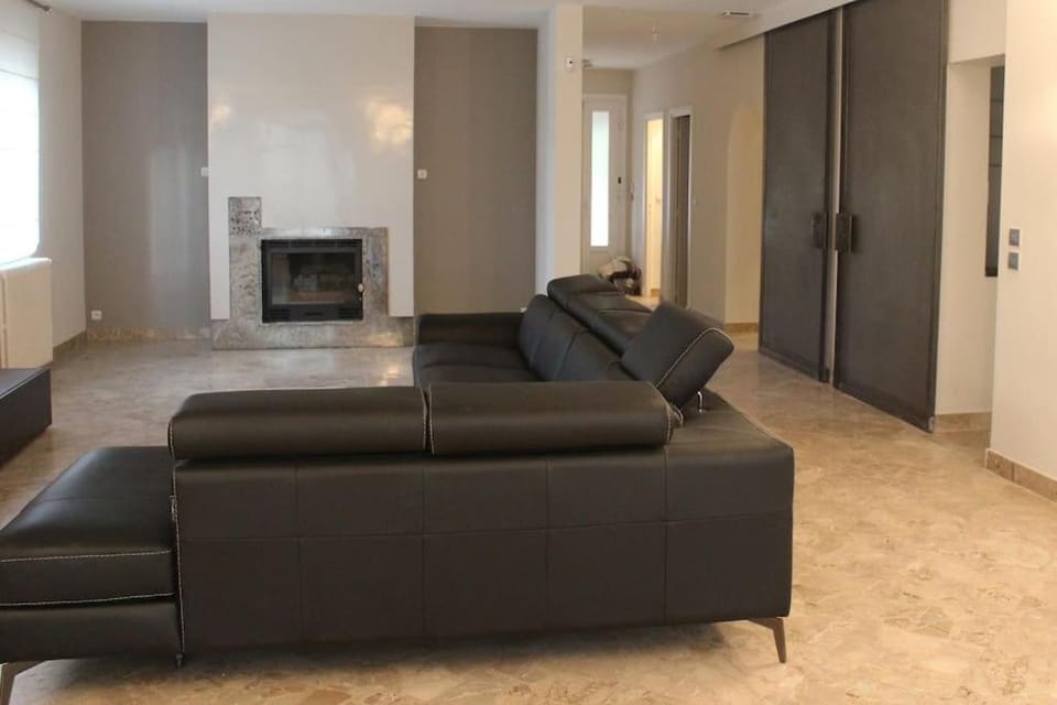 Living room, Seating area, fireplace